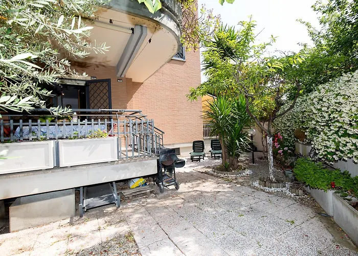 Apartment La Casetta Di Gio With Private Garden Rom